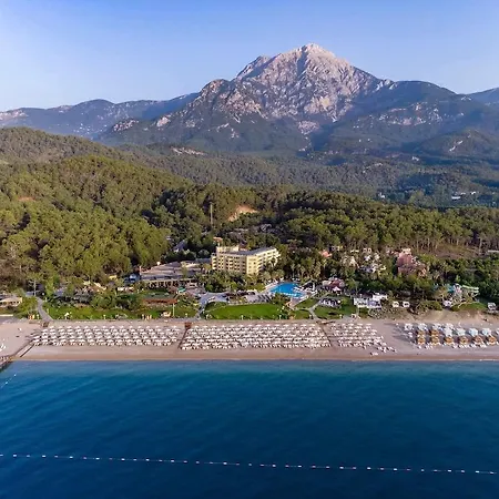 Corinthia Club Отель